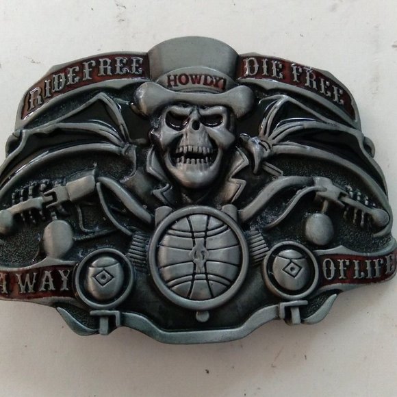 RIDE FREE DIE FREE MOTORCYCLE BELT BUCKLE - A WAY OF LIFE - SKULL - BAT WINGS ? - Picture 8 of 9